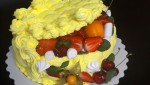 Праздничный торт "Корзина с фруктами круглая"