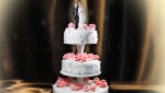 Свадебный торт с алыми розами