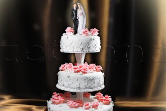 Свадебный торт  с алыми розами